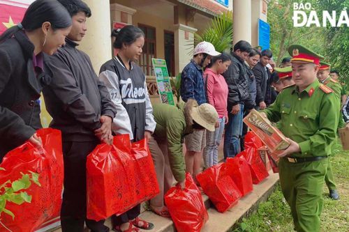 Người trưởng công an phường luôn vì dân phục vụ