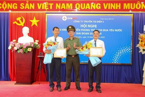 Truyền tải điện 3 tổ chức hội nghị điển hình tiên tiến thi đua yêu nước giai đoạn 2020-2025
