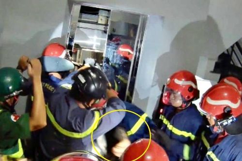 Giải cứu cô gái bị kẹt trong thang máy lúc rạng sáng