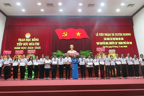 Gần 8,3 tỷ đồng tiếp sức học sinh hoàn cảnh khó khăn vươn lên tại Cần Thơ