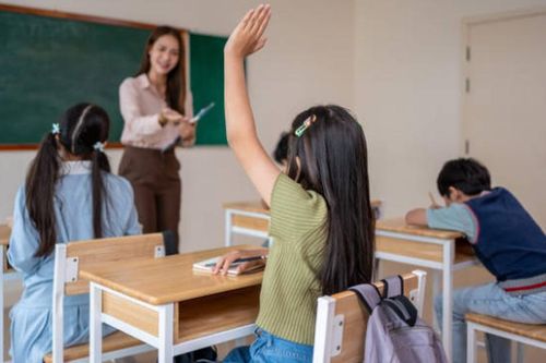 Có nên bỏ hình thức đình chỉ học với học sinh?