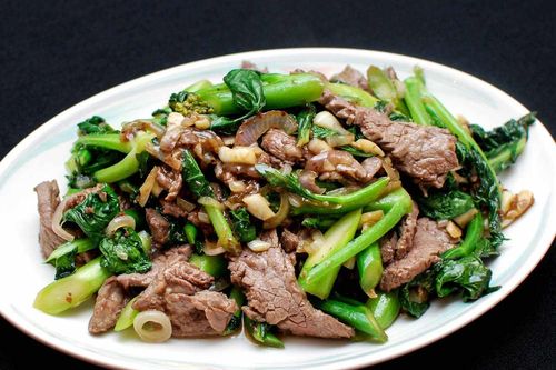 Vì sao xào thịt bò để lửa nhỏ dễ bị dai?