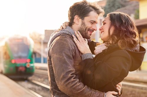6 dấu hiệu cho thấy đàn ông chỉ giả vờ yêu bạn