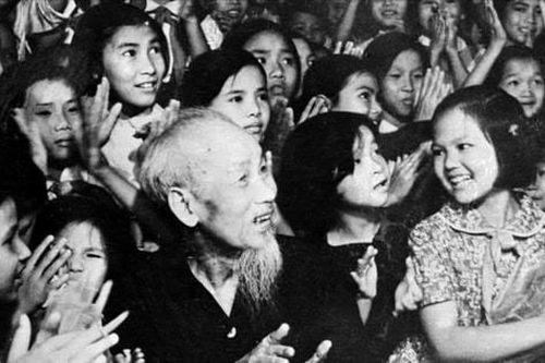 Tên Người là cả một niềm thơ