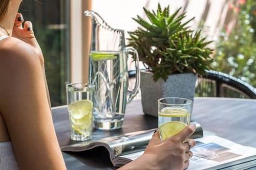 7 cách tăng năng lượng vào buổi sáng mà không cần cà phê