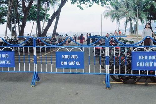 Bất cập về giờ giấc, các điểm giữ xe ở tuyến đường ven biển Nha Trang điều chỉnh thế nào?