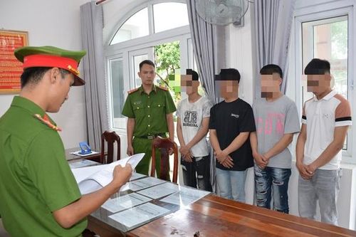 Khởi tố nhóm thanh thiếu niên dùng ná cao su đuổi đánh người giữa phố