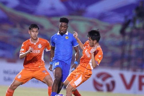 V-League: Thật giả khó lường