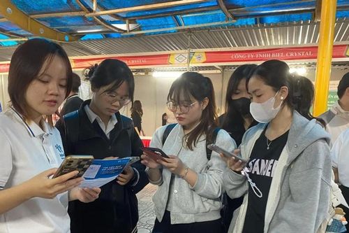 Câu lạc bộ doanh nhân HUBT : Tiếp sức sinh viên khởi nghiệp và lập nghiệp