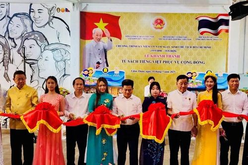 Cầu nối tri thức và tâm hồn Việt nơi xứ người