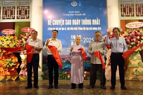 Trưng bày hơn 100 tác phẩm 'Kể chuyện sau ngày thống nhất'