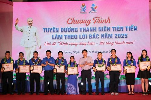 Quảng Ngãi tuyên dương Thanh niên tiên tiến làm theo lời Bác