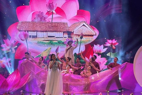 Âm vang Ví, Giặm theo bước chân Người