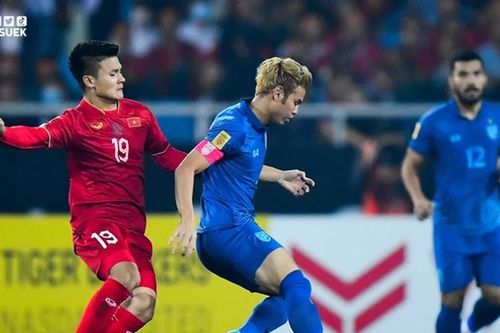 Quang Hải và Tiến Linh được xếp chung đội hình với 'Messi Thái' và Theerathon Bunmathan