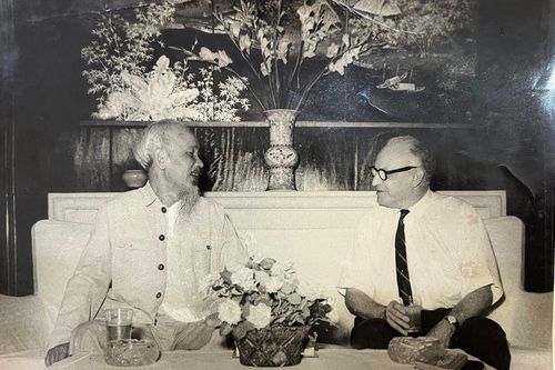 Chủ tịch Hồ Chí Minh - Ngọn đuốc soi đường cho tự do, công lý và hòa bình nhân loại
