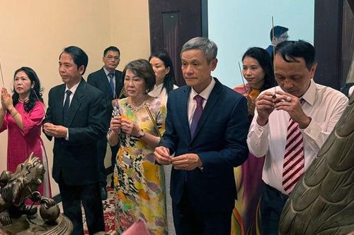 Kỷ niệm 135 năm Ngày sinh Chủ tịch Hồ Chí Minh tại Campuchia