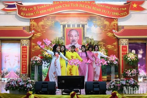 Kỷ niệm 135 năm Ngày sinh Chủ tịch Hồ Chí Minh tại tỉnh Nakhon Phanom, Thái Lan