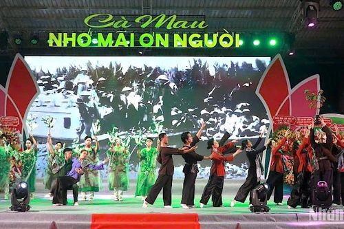 Mừng sinh nhật Bác trên quê biển Cà Mau