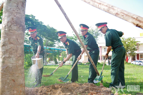 Bệnh viện Quân dân y 16 phát động 'Tết trồng cây đời đời nhớ ơn Bác Hồ'