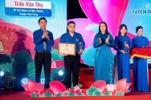 Tuổi trẻ Đà Nẵng học Bác bằng trái tim và hành động