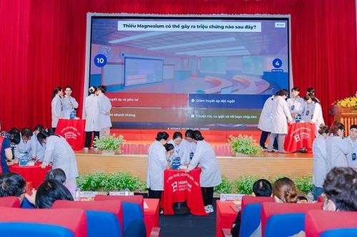Sinh viên khối Sức khỏe trải nghiệm thực tiễn y khoa