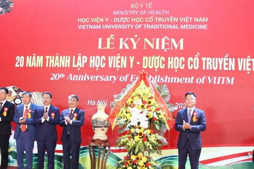 Phát triển nền y dược cổ truyền trở thành ngành khoa học mạnh