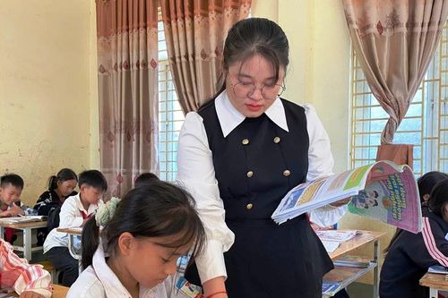 Đề xuất ký hợp đồng 12 tháng cho hàng nghìn giáo viên ở Thanh Hóa