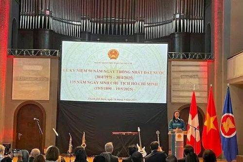 Đại sứ quán Việt Nam tại Thụy Sỹ kỷ niệm Ngày thống nhất đất nước và Ngày sinh Chủ tịch Hồ Chí Minh