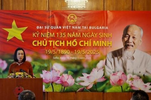 Đại sứ quán Việt Nam tại Bulgaria kỷ niệm 135 năm Ngày sinh Chủ tịch Hồ Chí Minh