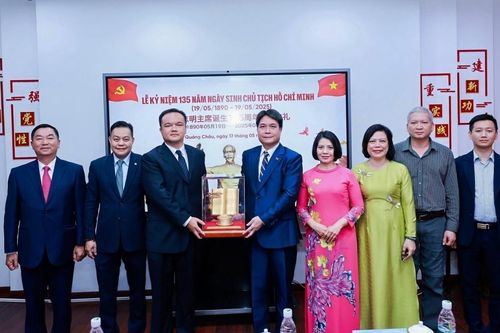 Lễ kỷ niệm 135 năm Ngày sinh Chủ tịch Hồ Chí Minh tại Quảng Châu, Trung Quốc