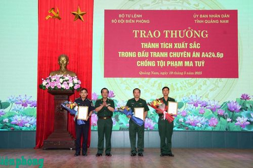 Khen thưởng thành tích trong đấu tranh Chuyên án A425.6p