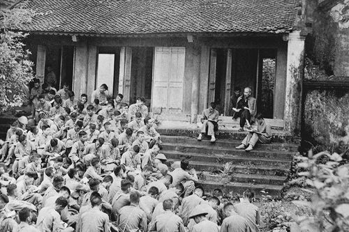 Kỷ niệm 135 năm Ngày sinh của Chủ tịch Hồ Chí Minh (19/5/1890 - 19/5/2025): Hình ảnh Bác Hồ luôn hiện diện trong tim mỗi người
