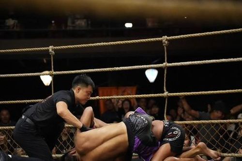 Học trò Johnny Trí Nguyễn đả bại 'Kim Mao Sư Vương' tại giải MMA chuyên nghiệp Thần võ Việt Nam