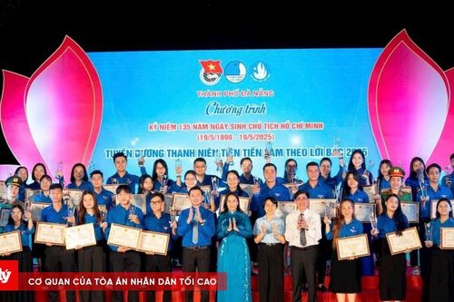 Học Bác từ những điều giản dị