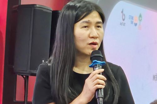 Cha mẹ là 'vắc xin số' đầu tiên giúp bảo vệ trẻ em trên không gian mạng