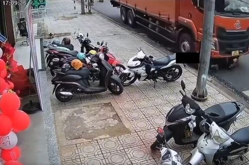 Xe tải không người lái đâm tử vong người chờ đèn đỏ, ai phải chịu trách nhiệm?
