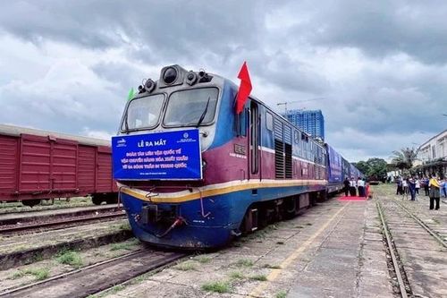 Trung Quốc đưa vào hoạt động tuyến tàu chở hàng kết nối với ASEAN