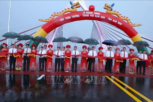 Khởi công, khánh thành nhiều công trình chào mừng Ngày sinh Chủ tịch Hồ Chí Minh