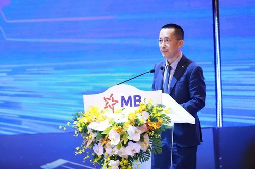 Câu chuyện nhân lực và trung tâm trong chuyển đổi số tại MB