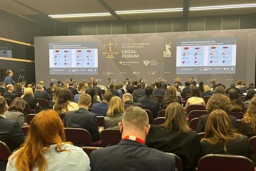 Hội Luật gia Việt Nam tham dự Diễn đàn pháp lý quốc tế Saint Petersburg lần thứ XIII