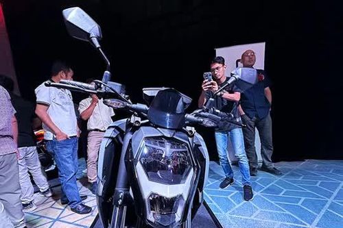 Xe côn tay 249cc, phanh ABS 2 kênh, giá nhỉnh hơn Yamaha Exciter