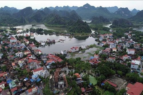 'Khung đỡ' chống hoang phí đất đai