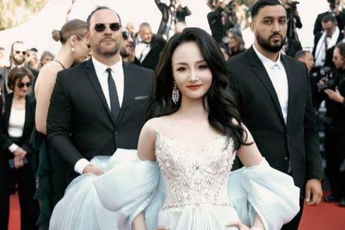 Mỹ nhân showbiz làm lố thuê 4 vệ sĩ lên thảm đỏ Cannes 2025, cái kết ê chề
