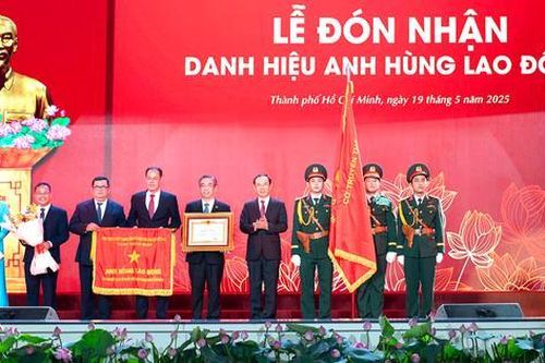 Ủy ban Mặt trận Tổ quốc Việt Nam TPHCM đón nhận danh hiệu Anh hùng Lao động