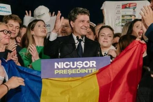 Bầu cử tổng thống Romania: Ứng cử viên ủng hộ EU đánh bại ứng cử viên hoài nghi châu Âu