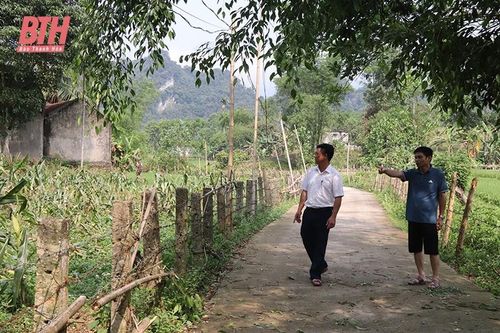 Những cán bộ thôn khéo dân vận