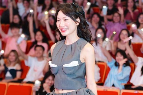 Cô gái 'triệu view' Thạch Trang và áp lực liên tục đổi mới