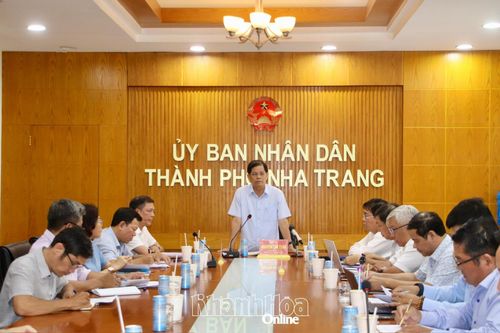 Chủ tịch UBND tỉnh Nguyễn Tấn Tuân làm việc với TP. Nha Trang về đầu tư công và sắp xếp trụ sở làm việc