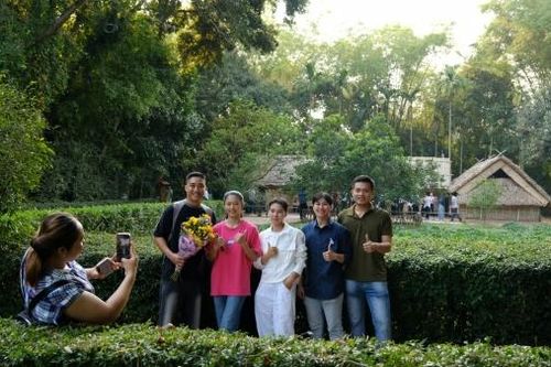 Tháng 5 nhớ Bác về Làng Sen