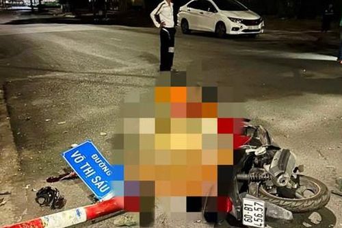 Tông xe vào cột bảng tên đường, một thanh niên tử vong tại chỗ